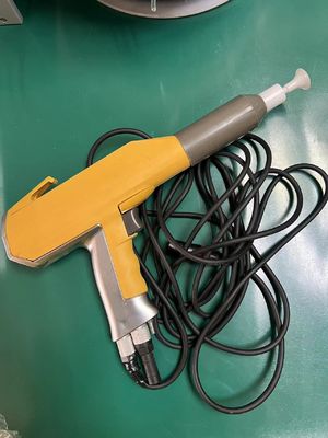 Metalowy substrat Powder Coating Electrostatic Gun z automatycznym opryskiem i stołem naukowym