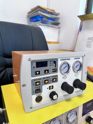 Inteligentna maszyna do malowania proszku elektrostatycznego Metalowy pistolet do opryskiwania proszku elektrostatycznego